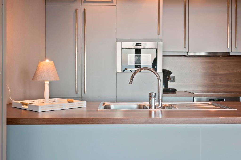 Montezuma Luxe Studio Met Frontaal Zeezicht Zonder Aparte Slaapkamer Oostende Exterior foto