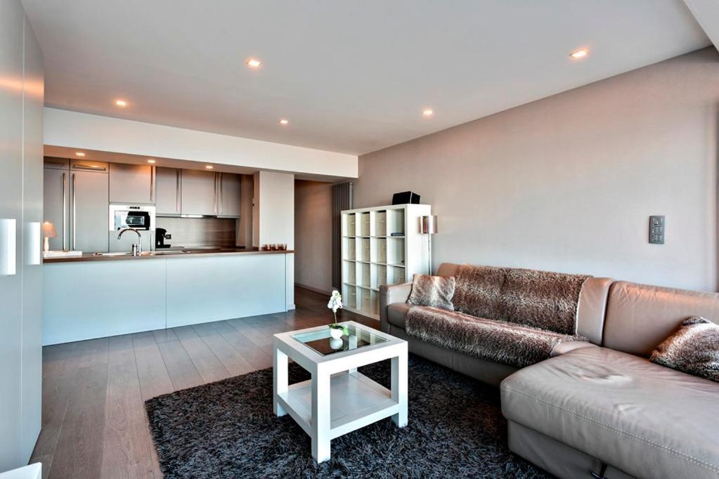 Montezuma Luxe Studio Met Frontaal Zeezicht Zonder Aparte Slaapkamer Oostende Exterior foto