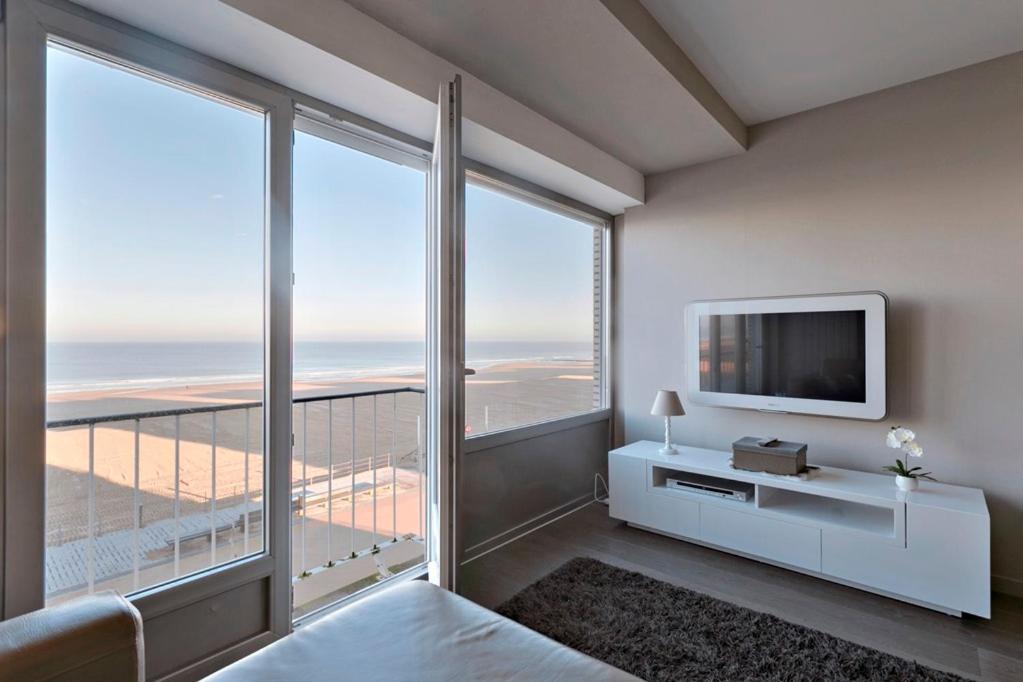 Montezuma Luxe Studio Met Frontaal Zeezicht Zonder Aparte Slaapkamer Oostende Exterior foto